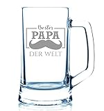 BIERKRUG: oder auch Maßkrug der Marke Böckling ist hochwertig verarbeitet, das sehr robuste Bierglas mit Henkel ist ein großartiges Geschenk für Biertrinker. Der Krug ist für Weizen, Pils, Starkbier und andere Biersorten geeignet. Dank massiver Qualität des Glases und modernster Lasergravur, versprechen wir hohe Langlebigkeit und Gravurbrillanz.