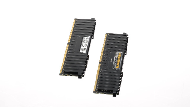 メモリー Vengeance LPX 32GB DDR4 2666MHz Corsair Vengeance LPX 32 GB (2 x 16 GB) DDR4 Up to 2666 MHz CL16