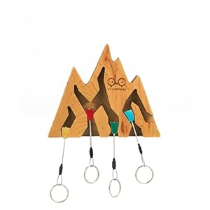 YY Vertical – Keyholder Mountain – Colgador de Llaves Montaña en Madera de Cerezo – Perfecto para Amantes de la Escalada y la Naturaleza – Incluye 4 llaveros, diseño elegante y funcional