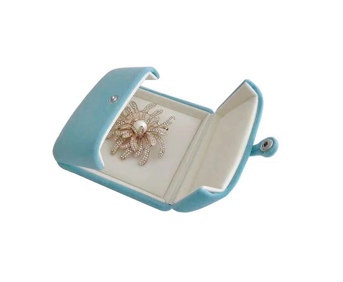 Svea Display Light Blue Aqua Luxurious High End Velvet Jewelry Case for Brooch Honorary Badge Pin Decorations Perfect Protection Presentation