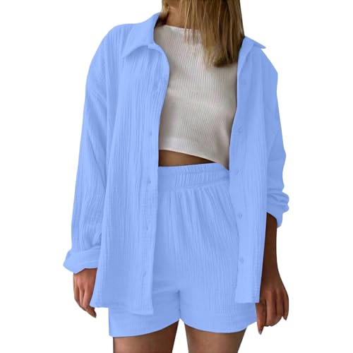 Tenue de plage légère et élégante avec short taille haute et chemise ample