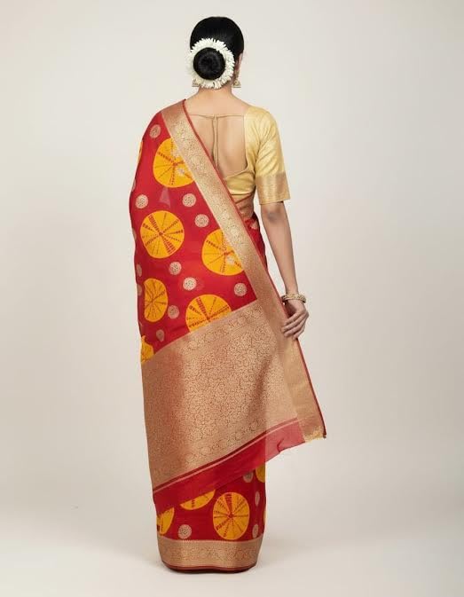 Image of Women's Georgette Batik Print Saree with Woven Zari Border Traditional Saree for Wedding Festival Use