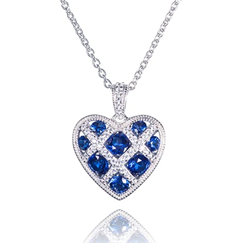 Namana Collier Cœur en Damier pour Femme. Chaîne et Pendentif en Argent 925 pour Femmes en Coeur avec Pierres Bleues et Zircons. Collier Bleu Saphir en Coeur. Collier Argent Femme avec Écrin Cadeau.