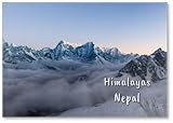 Dimensions : 53 x 80 mm Beutiful Mountain Landscape in Himalayas, Népal. High Mountain Peaks Rising Above The Clouds. View from Gokyo Valey, Everest Area., Aimant de réfrigérateur