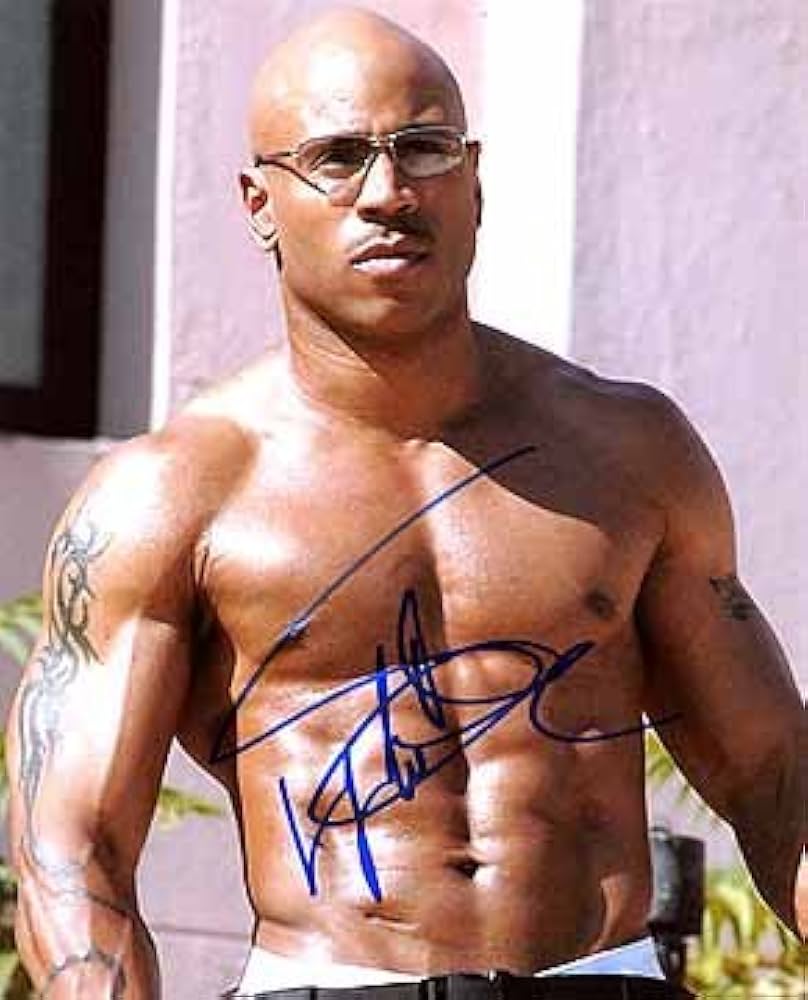 セール中…オリビアカスタ直筆サイン入り2Lサイズ写真… セール中…オリビア・カスタ直筆サイン入り2Lサイズ写真… - メルカリ