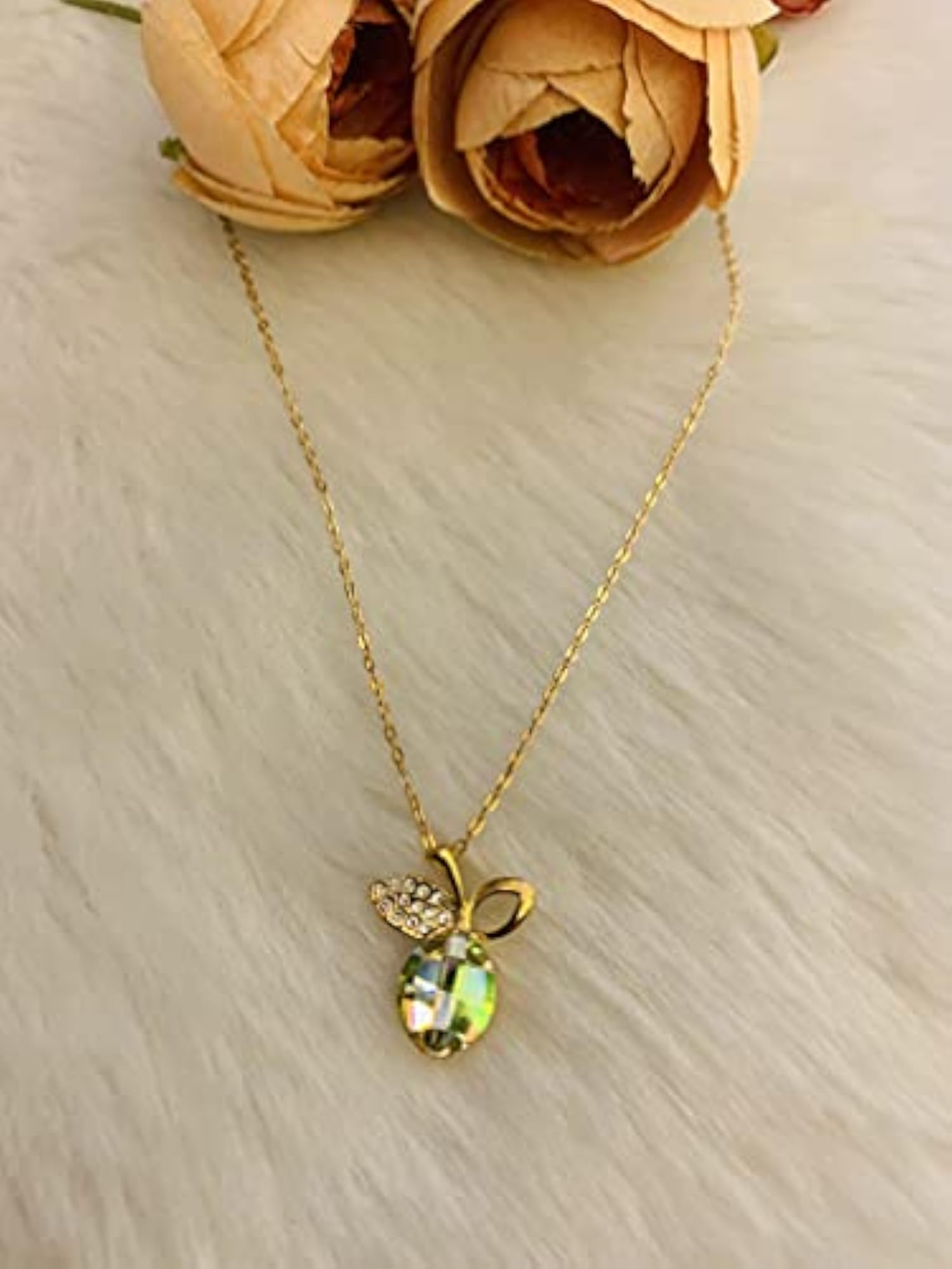 Stylish Chain Pendant Necklace for Dress-Up