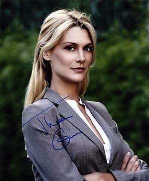 THEA GILL 8x10 Female Celebrity Photo Signed In-Person at Amazon's