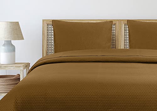 Autrefois Dessus de lit ô Marron Camel - Couvre lit matelassé Doux et léger - Boutis uni 240x260...