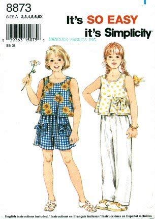 Patron Simplicity 8873 avec planche de coupe multi-tailles short et top