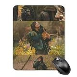 Description du matériau : la base en caoutchouc assure une excellente adhérence sur les surfaces lisses, gardant le tapis de souris fermement en place pour un contrôle précis pendant le travail ou les jeux. Léger et peu encombrant, ce tapis ultra fin se glisse facilement dans n'importe quel sac d'ordinateur portable, parfait pour les voyages, les affaires ou le bureau à domicile. Le revêtement imperméable protège contre les déversements et les taches. Il suffit de le nettoyer et de continuer à l'utiliser sans interruption. La surface finement texturée réduit la friction et améliore la glisse, assurant un suivi optimal pour tous les types de souris laser et optiques.