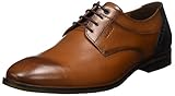 Moderner Herrenschuh mit vielen Details im Leder und der Gummisohle