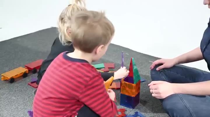 Playmags Juego De Tren Magnético De 20 Piezas – 4 Coches Y 16 Puertas, Imanes Fuertes, Azulejos De Colores Para Creatividad Y Aprendizaje, Edad 3+