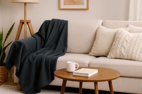Betz Fleecedecke 130x170 cm 180g/m² – Weiche Wohndecke & Kuscheldecke – Flauschige Sofadecke als Tagesdecke – Leicht, wärmend & pflegeleicht – Farbe Anthrazit