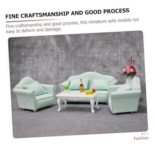 Décor vert pour mini maison avec ce superbe canapé miniature 1/12