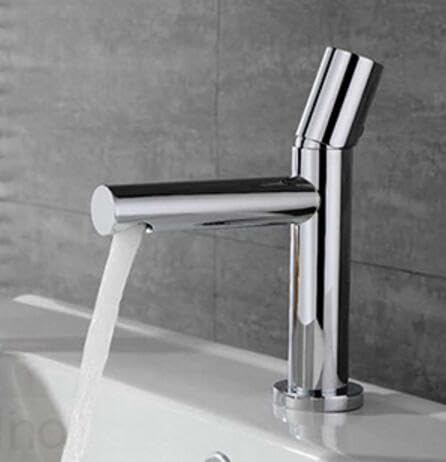 Robinet de lavabo au design contemporain idéal pour rénover une salle de bain moderne