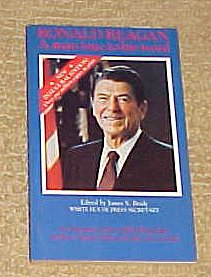 Paperback Ronald Reagan: A Man True to His Word Book