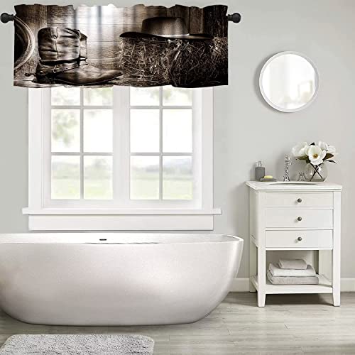 Cortina de valance ocidental tradicional oeste americano chapéu de cowboy de palha com botas de cour