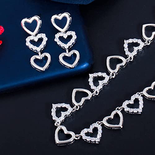 Conjunto de joyería de corazón dorado ideal para lucir en cenas románticas y fiestas de gala