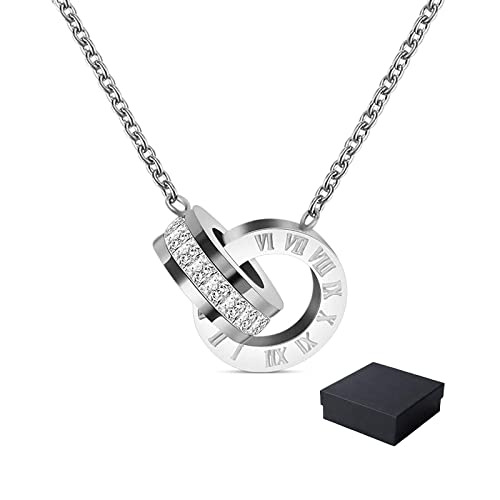 Frenaki Collier en Cristal à Double Anneau avec Chiffres Romains, Collier de Cercles imbriqués en Acier Inoxydable, Collier rétro plaqué Or avec Zircon cubique Brillant (Argent) Cover