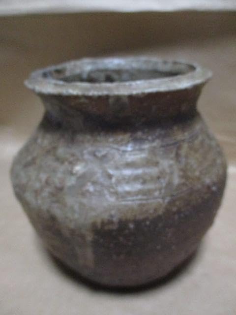 古信楽の壺 R69-2 信楽壺 s-2 – 岡南ギャラリー