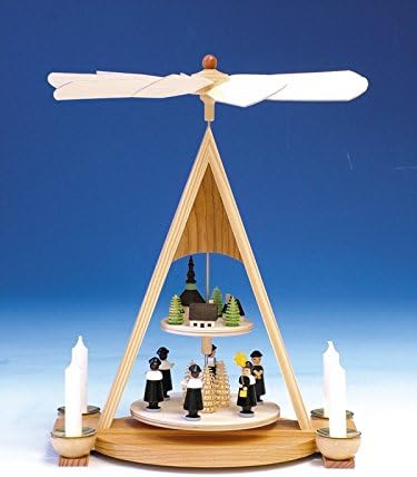 Natividad de la iglesia de Seiffen de la pirámide, sin pintar Natividad de la iglesia de Seiffen de la pirámide, sin pintar