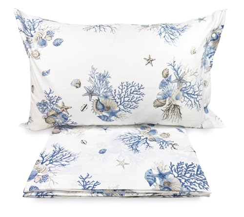 Design marino esclusivo in 100% cotone: completo lenzuola “Mare” dal look fresco e rilassante, realizzato in cotone puro per una sensazione morbida, traspirante e confortevole.