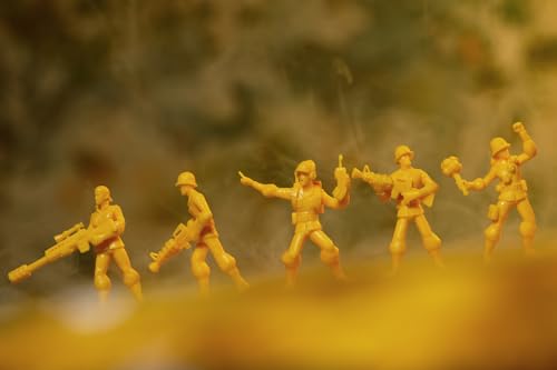 IELLO: Little Soldiers juego de mesa estratégico miniatura 5