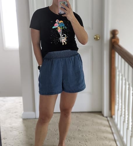 Space Shirts for Women NASA Shirt Moon Graphic Tees Astronaut Print T Shirt Space Fan Gift Shirt Short Sleeve Tee Tops4