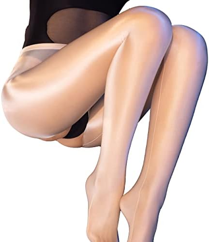 Tayt ustidagi külotli ayollar