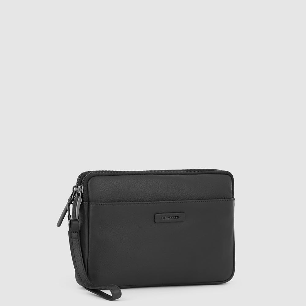 PIQUADRO – Pochette Modus in Pelle – Porta iPad® Mini, 2 Scomparti, Polsiera Rimovibile – Protezione RFID – Colore Nero – Uomo