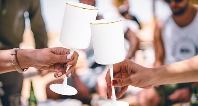 Ciaell 12 Pack White Plastic Wine Glasses with Stem - 10 Oz White and Gold Disposable Wine Glasses for Parties & Christmas & Weddings & Poolside & Toasting & Outdoors - Image 9