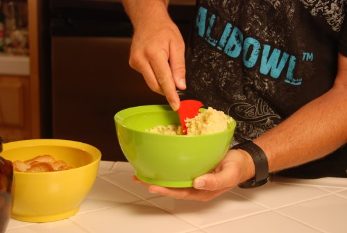 Image of Santa Cruz Stack Plastic Serving Bowls, Green, Set of 2