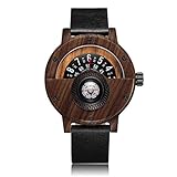 * Holzuhr ist ein großartiges Accessoire für den täglichen Gebrauch - minimalistisches und personalisiertes Design