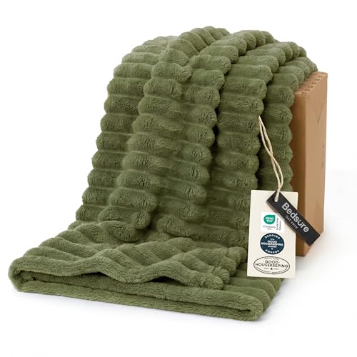 Bedsure GentleSoft Christmas Throw Blanket for Couch - Cozy Soft Blankets for Women, Cute Small Fleece Christmas Throws Gifts for Teens Girls Room Home Decor, Moss, 50x60 Inches