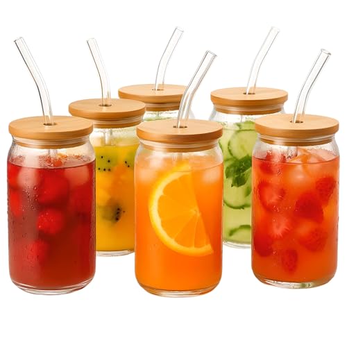 gouveo 6er Set Trinkgläser 350 ml Dose mit Deckel und Strohhalm - Cocktail Gläser aus Klarglas - Longdrinkgläser in Dosenform - Glasbecher mit Strohhalm und Bambusdeckel (TGR350DT)