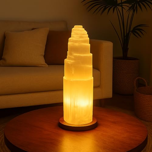 Budawi® Selenit Lampe mit Holzsockel (32–35 cm) – Naturstein Kristalllampe – Handgefertigte Edelstein Lampe für harmonisches Ambiente & positive Energie