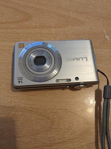 Panasonic Lumix DMC-FS16EG-S Digitalkamera (14 Megapixel, 4-fach opt. Zoom, 6,7 cm (2,7 Zoll) Display, bildstabilisiert) silber