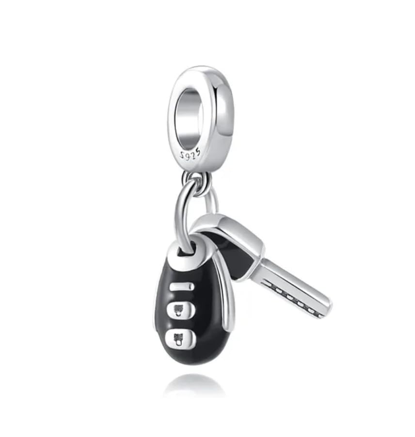Llavero de plata S925 con perlas para celebrar tu primer coche 2