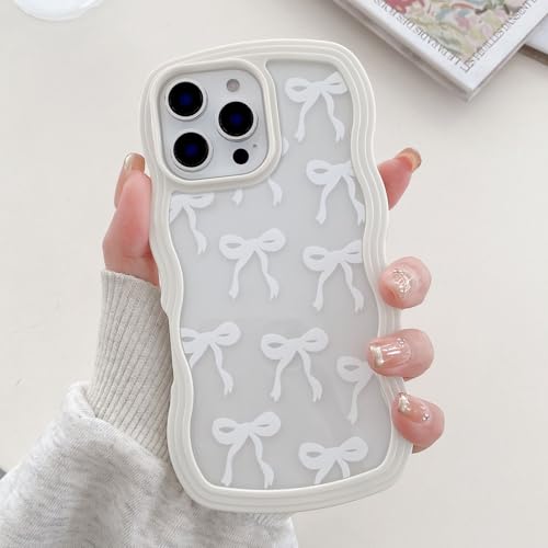 Coque papillon iPhone 16 Pro Max pour look féminin en soirée et café