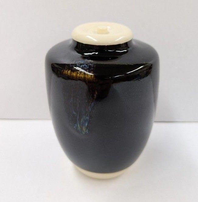 茶道具　肩衝茶入　仕服・利休梅　お稽古用の茶入にいかがですか？ 茶道具 肩衝茶入 仕服・利休梅 お稽古用の茶入にいかがですか？