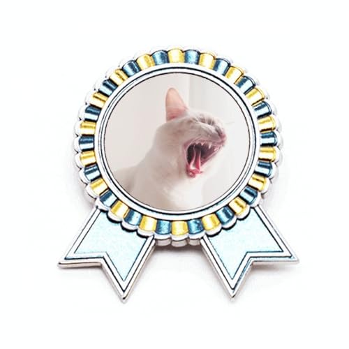 Broche chat blanc féroce en métal de taille M aux finitions soignées