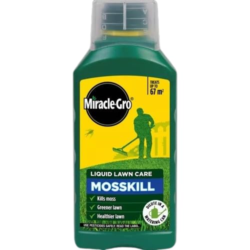 Miracle-Gro Mosskill Liquid Lawn Care – 1L Moss Killer & Lawn Fertiliser, Treats up to 67m², Fast-Acting with Iron for Greener Lawns