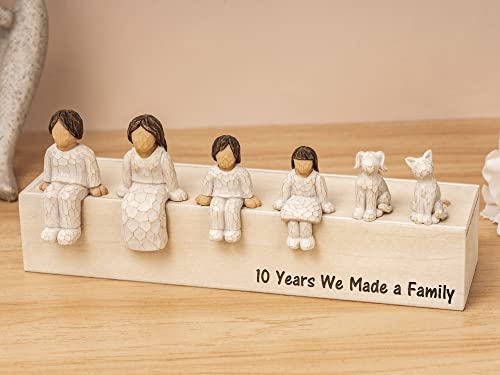 KEMEILA Personaggi personalizzati Scegli la tua famiglia, Scultura in resina con scritta in inglese "10 Years We Made a Family", statuetta scolpita dipinta a mano, regalo di compleanno per la festa