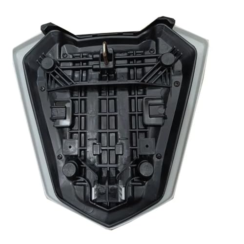 Passager solo Hornet CB750 : transformez l'arrière avec ce capot selle