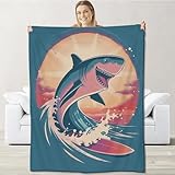 LÉGÈRETÉ : Si vous cherchez une couverture qui ne vous surchauffe pas, ne cherchez plus. Cette couverture est le complément idéal pour votre maison et peut être utilisée toute l'année. Sa matière légère vous gardera bien au chaud en toute saison, sans être trop lourde comme d'autres tissus.