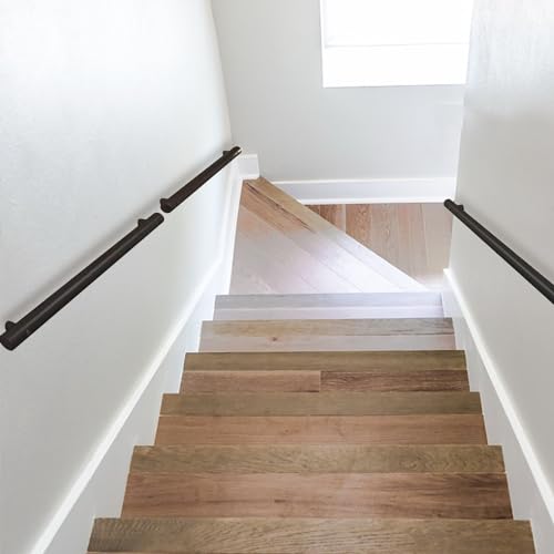 Rampe d'escalier en métal noir avec support mural renforcé