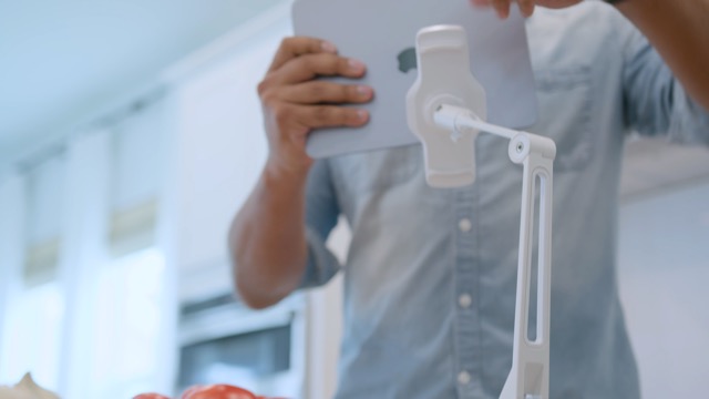 Supporto HoverBar Duo Per IPad/tablet - Regolabile, Con Base Pesante E Morsetto, Per Scrivania O Mensola