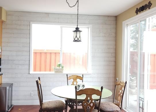 Miniatura 7 de Smart Paneling Village Accent - Tablones de madera para pared, 12 piezas, blanqueado (modelo #11338)