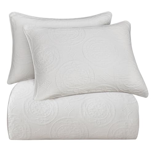 Image of HiEnd Accents Verona Matelasse 3 Piece King Comforter Set, Vintage White Cotton Medallion Pattern Bedding Set, Classic Chic Casual Farmhouse Bed Set, 1 Comforter and 2 Pillow Shams
