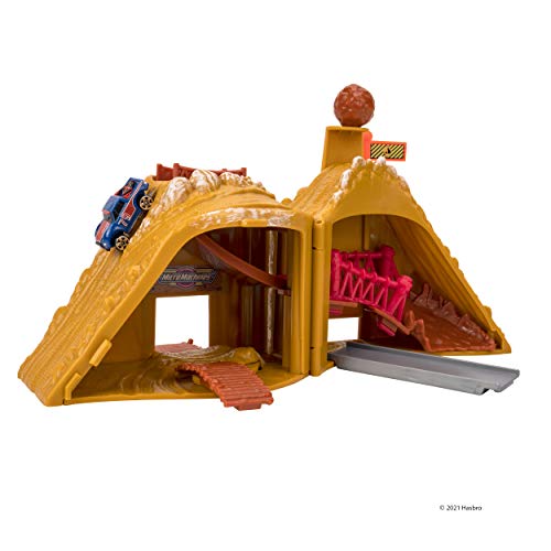 Micro Machines Micro Off-Road Adventure Expandable Playset - Features 1 Exclusive Mini-Vehicle - Collectible Themed Toy Cars – Tiny Vehicles, Huge World – Collect Them All #TOP2